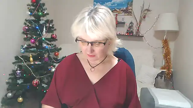 Snapshot of FleurMays chatting on 01-14-25, 08:31 FleurMays online show from 01-14-25, 08:31