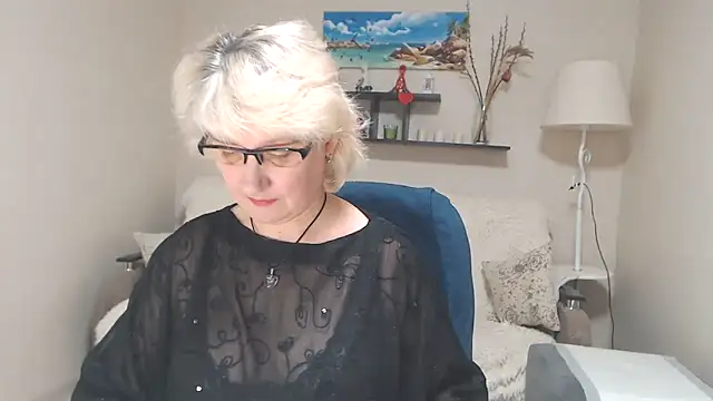 Snapshot of FleurMays chatting on 01-18-25, 06:24 FleurMays online show from 01-18-25, 06:24