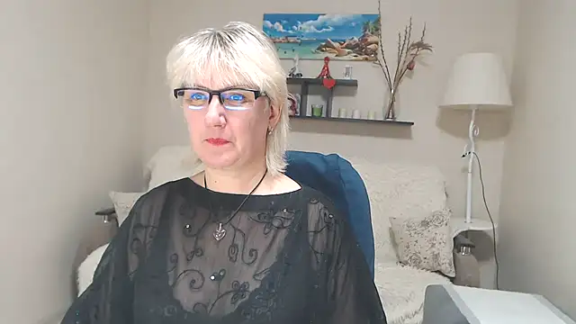 Snapshot of FleurMays chatting on 01-19-25, 10:17 FleurMays online show from 01-19-25, 10:17