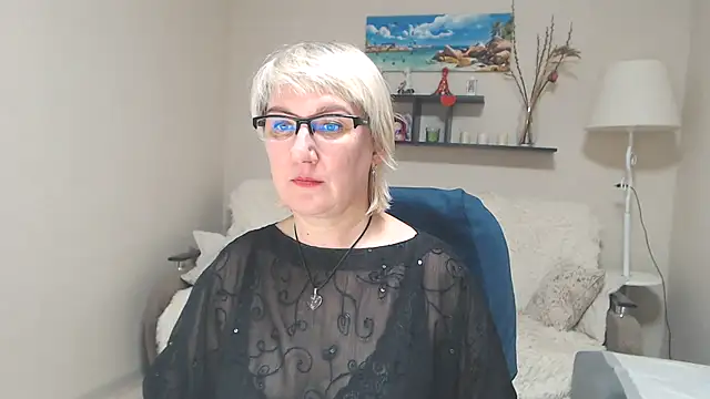 Snapshot of FleurMays chatting on 01-25-25, 12:47 FleurMays online show from 01-25-25, 12:47