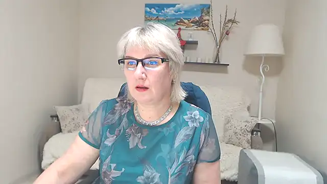 Snapshot of FleurMays chatting on 02-09-25, 12:30 FleurMays online show from 02-09-25, 12:30