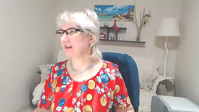 Snapshot of FleurMays chatting on 02-14-25, 06:56 FleurMays online show from 02-14-25, 06:56