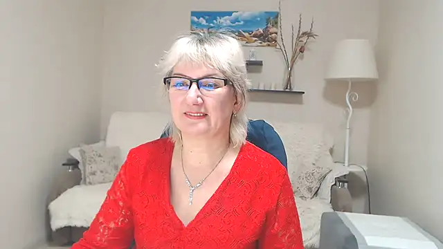 Snapshot of FleurMays chatting on 02-18-25, 07:32 FleurMays online show from 02-18-25, 07:32