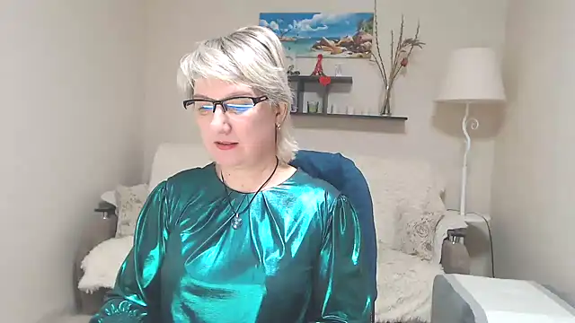 Snapshot of FleurMays chatting on 02-19-25, 04:12 FleurMays online show from 02-19-25, 04:12