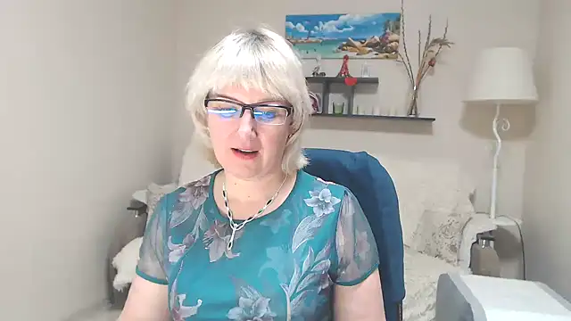 Snapshot of FleurMays chatting on 02-20-25, 08:06 FleurMays online show from 02-20-25, 08:06
