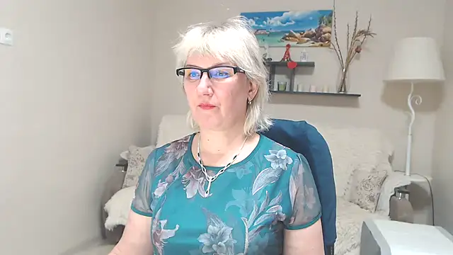 Snapshot of FleurMays chatting on 02-21-25, 12:17 FleurMays online show from 02-21-25, 12:17
