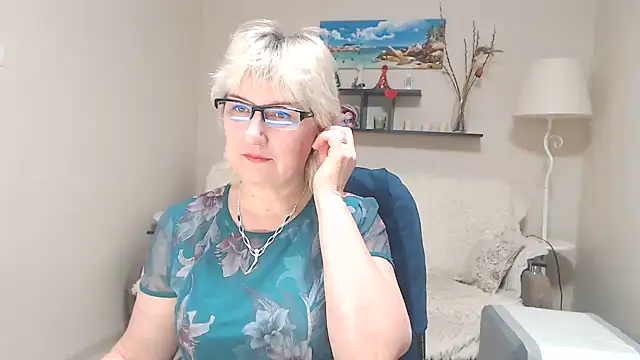 Snapshot of FleurMays chatting on 02-23-25, 08:17 FleurMays online show from 02-23-25, 08:17