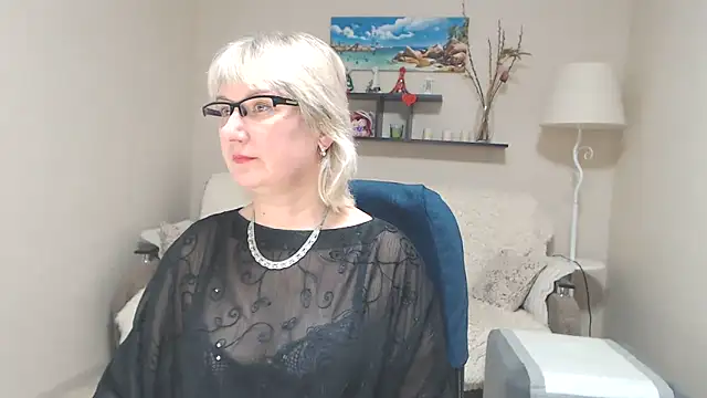 Snapshot of FleurMays chatting on 02-27-25, 11:41 FleurMays online show from 02-27-25, 11:41