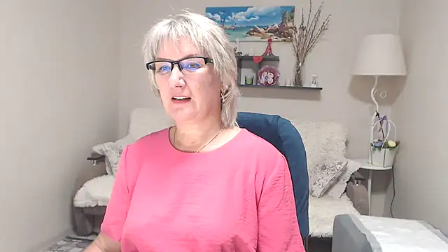 Snapshot of FleurMays chatting on 09-27-25, 04:06 FleurMays online show from 09-27-25, 04:06