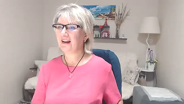 Snapshot of FleurMays chatting on 09-30-25, 05:34 FleurMays online show from 09-30-25, 05:34