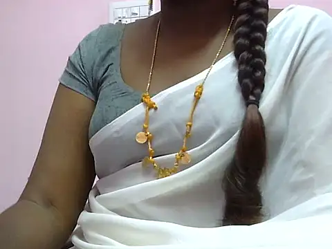 Snapshot of Hot_akshara chatting on 01-11-26, 04:45 Hot akshara online show from 01-11-26, 04:45