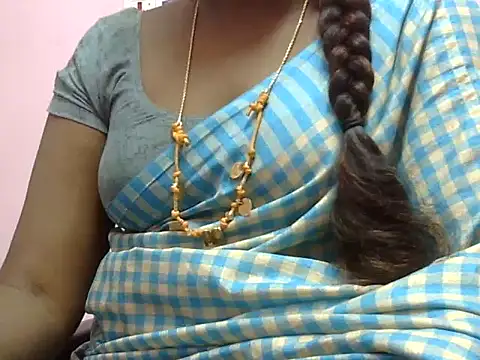 Snapshot of Hot_akshara chatting on 01-15-26, 11:37 Hot akshara online show from 01-15-26, 11:37