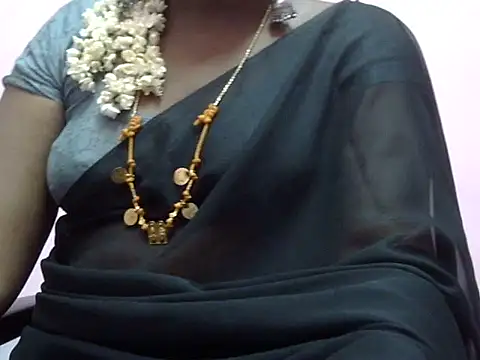 Snapshot of Hot_akshara chatting on 03-07-26, 05:37 Hot akshara online show from 03-07-26, 05:37