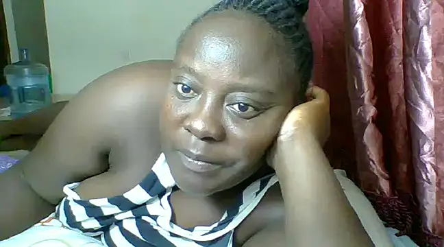 Snapshot of Hotwife8 chatting on 12-26-24, 03:38 Hotwife8 online show from 12-26-24, 03:38