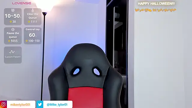 Snapshot of mike_tylor01 chatting on 10-29-25, 12:24 mike tylor01 online show from 10-29-25, 12:24