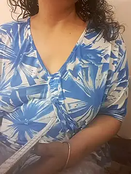 Snapshot of MakeMeCumAhh chatting on 03-13-25, 08:00 MakeMeCumAhh online show from 03-13-25, 08:00