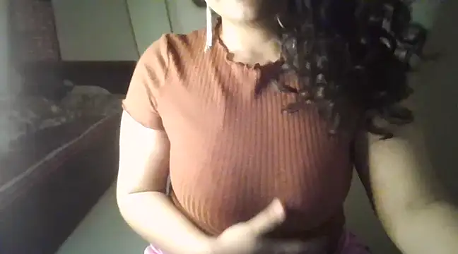 Snapshot of MakeMeCumAhh chatting on 03-15-25, 07:38 MakeMeCumAhh online show from 03-15-25, 07:38