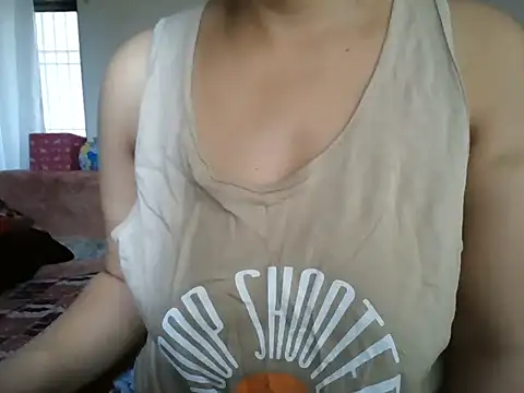 Snapshot of MakeMeCumAhh chatting on 10-24-25, 05:48 MakeMeCumAhh online show from 10-24-25, 05:48