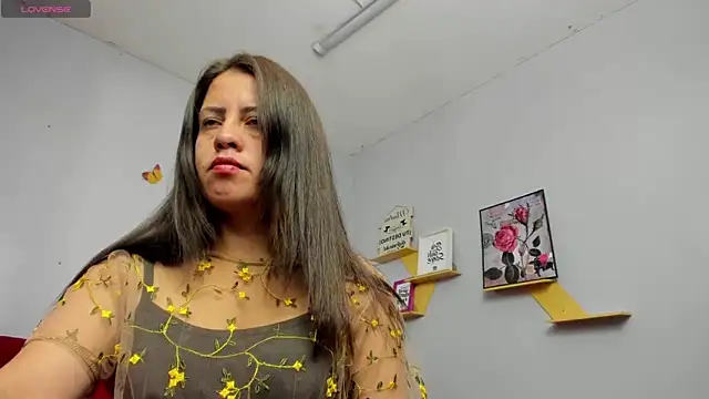 Snapshot of kathina_giraldo chatting on 09-24-25, 01:03 kathina giraldo online show from 09-24-25, 01:03