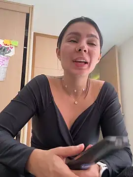 Snapshot of SofiaG_ chatting on 12-01-24, 04:40 SofiaG online show from 12-01-24, 04:40