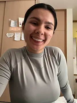 Snapshot of SofiaG_ chatting on 12-03-24, 05:45 SofiaG online show from 12-03-24, 05:45