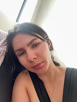 Snapshot of SofiaG_ chatting on 12-25-24, 01:19 SofiaG online show from 12-25-24, 01:19