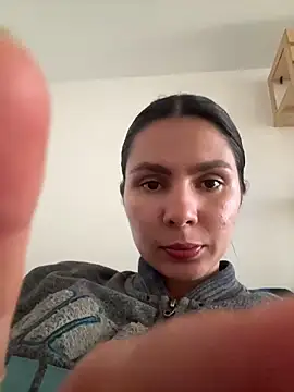 Snapshot of SofiaG_ chatting on 12-27-24, 04:32 SofiaG online show from 12-27-24, 04:32