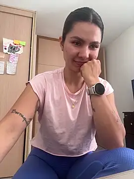 Snapshot of SofiaG_ chatting on 12-28-24, 06:08 SofiaG online show from 12-28-24, 06:08