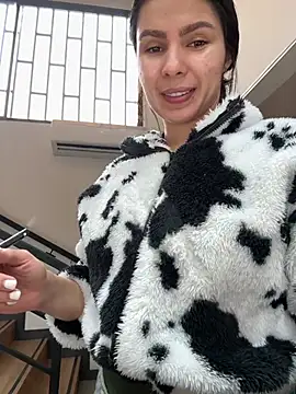 Snapshot of SofiaG_ chatting on 01-09-25, 12:52 SofiaG online show from 01-09-25, 12:52