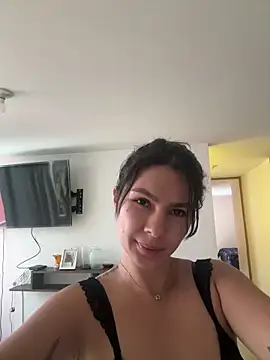 Snapshot of SofiaG_ chatting on 02-06-25, 02:15 SofiaG online show from 02-06-25, 02:15