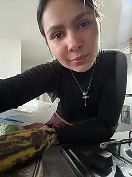 Snapshot of SofiaG_ chatting on 02-21-25, 10:37 SofiaG online show from 02-21-25, 10:37