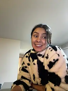 Snapshot of SofiaG_ chatting on 03-04-25, 01:34 SofiaG online show from 03-04-25, 01:34