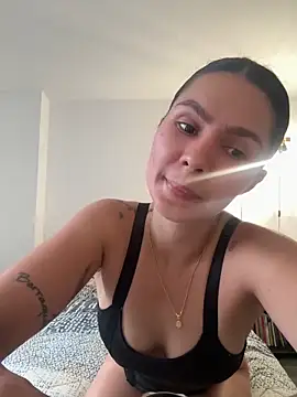 Snapshot of SofiaG_ chatting on 03-14-25, 10:27 SofiaG online show from 03-14-25, 10:27
