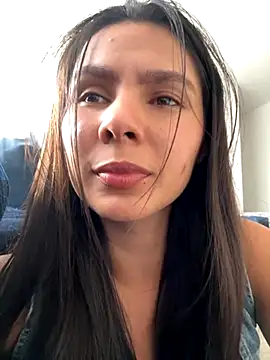 Snapshot of SofiaG_ chatting on 10-11-25, 07:34 SofiaG online show from 10-11-25, 07:34