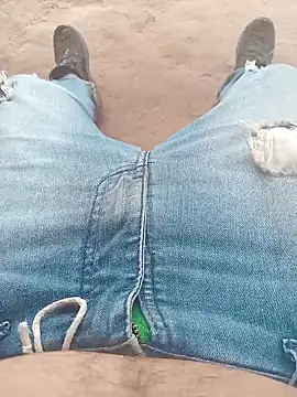 Snapshot of lele9457 chatting on 02-03-25, 03:49 lele9457 online show from 02-03-25, 03:49