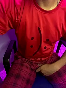 Snapshot of Vampiredaddy_ chatting on 11-04-25, 05:34 Vampiredaddy online show from 11-04-25, 05:34