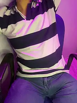 Snapshot of Vampiredaddy_ chatting on 11-07-25, 05:35 Vampiredaddy online show from 11-07-25, 05:35