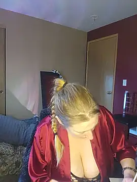 lilyhornyhousewife online show from 06-26-26, 04:00