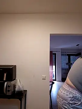 Jujuicy 97 online show from 03-12-26, 08:53