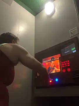 stokeyd35 online show from 09-10-25, 04:07