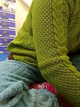 Snapshot of JasminePham chatting on 12-17-24, 06:56 JasminePham online show from 12-17-24, 06:56
