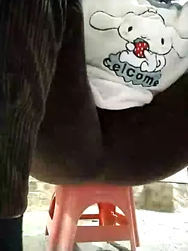 Snapshot of JasminePham chatting on 02-10-25, 04:30 JasminePham online show from 02-10-25, 04:30