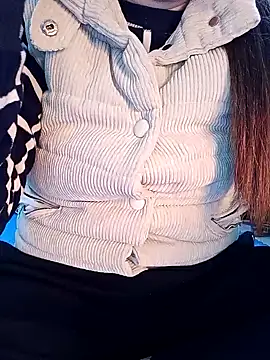 Snapshot of JasminePham chatting on 02-18-25, 01:21 JasminePham online show from 02-18-25, 01:21