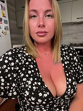 Cute Hot Alice online show from 06-22-26, 08:17