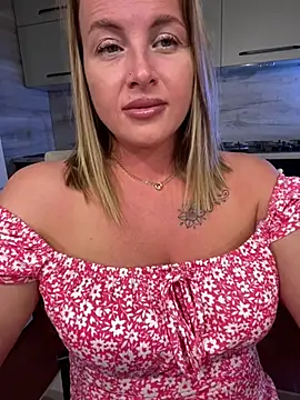 Cute Hot Alice online show from 06-24-26, 08:19