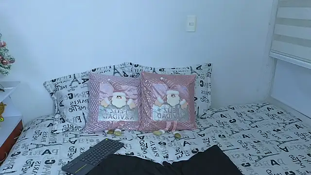 Lorenne Miller online show from 12-17-24, 12:45