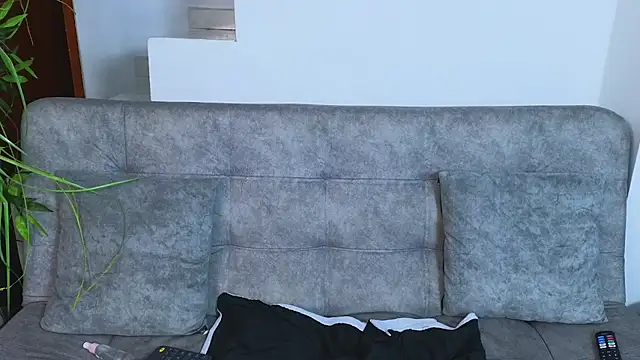 Lorenne Miller online show from 03-18-25, 05:09