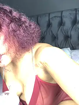Snapshot of Anaelle24 chatting on 01-15-25, 06:40 Anaelle24 online show from 01-15-25, 06:40