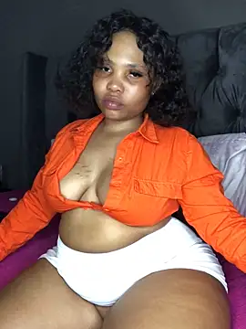 Snapshot of Anaelle24 chatting on 02-11-25, 06:11 Anaelle24 online show from 02-11-25, 06:11