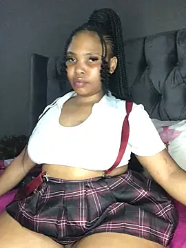 Snapshot of Anaelle24 chatting on 02-21-25, 07:10 Anaelle24 online show from 02-21-25, 07:10